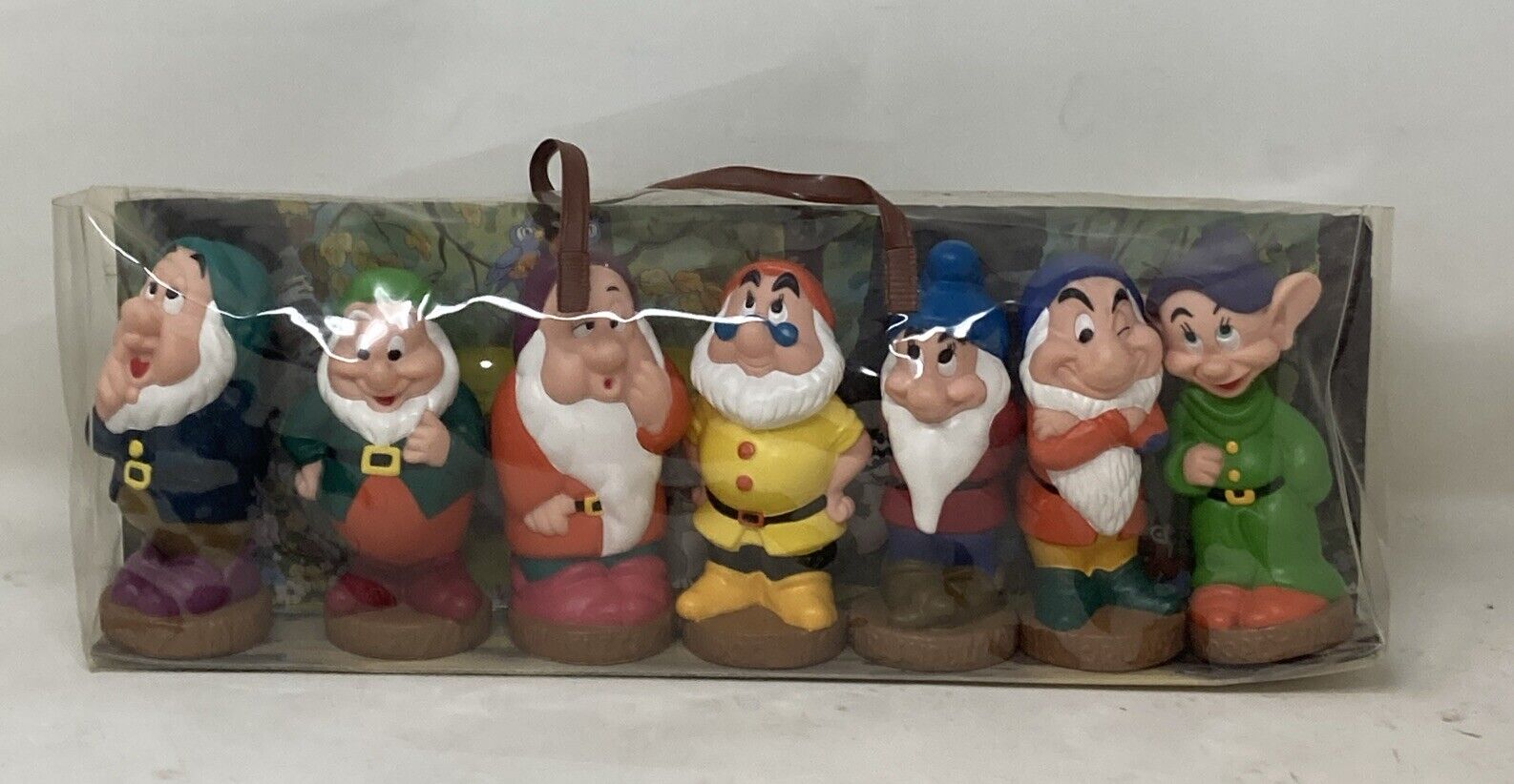 Vintage Disney Seven Dwarfs 5-6 inch vinyl plastic figures Toys set In Case NOS