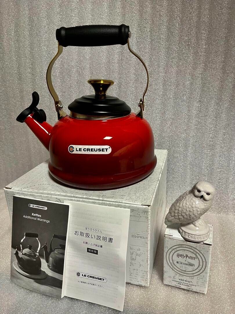 NEW LE CREUSET Harry Potter Collaboration Hogwarts Express Kettle Red w/Box