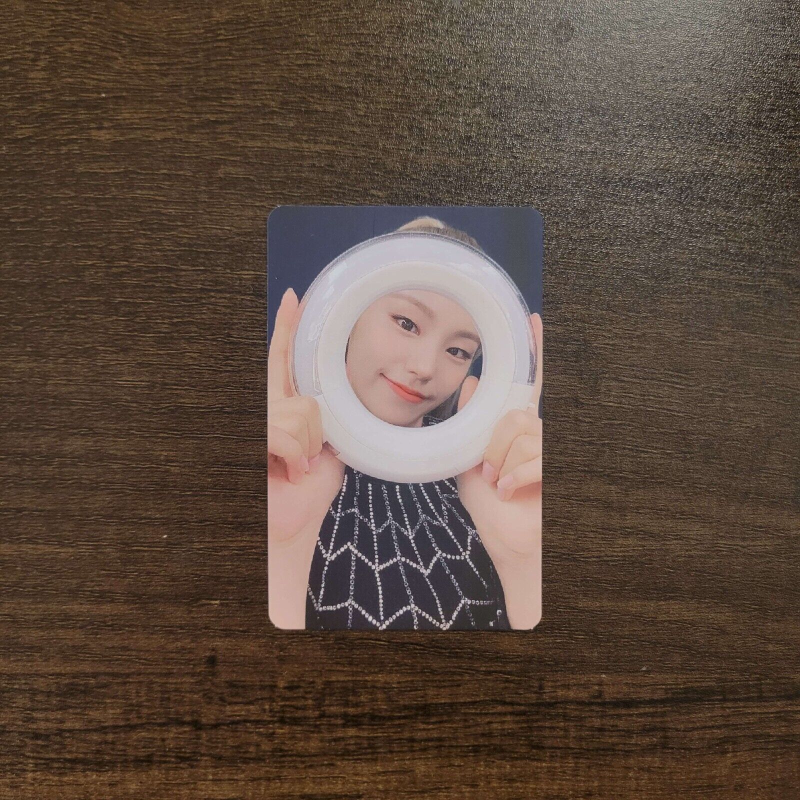 ITZY - Official Light Ring Preorder Photocard (Photo Card/PC/POB/Light Stick)