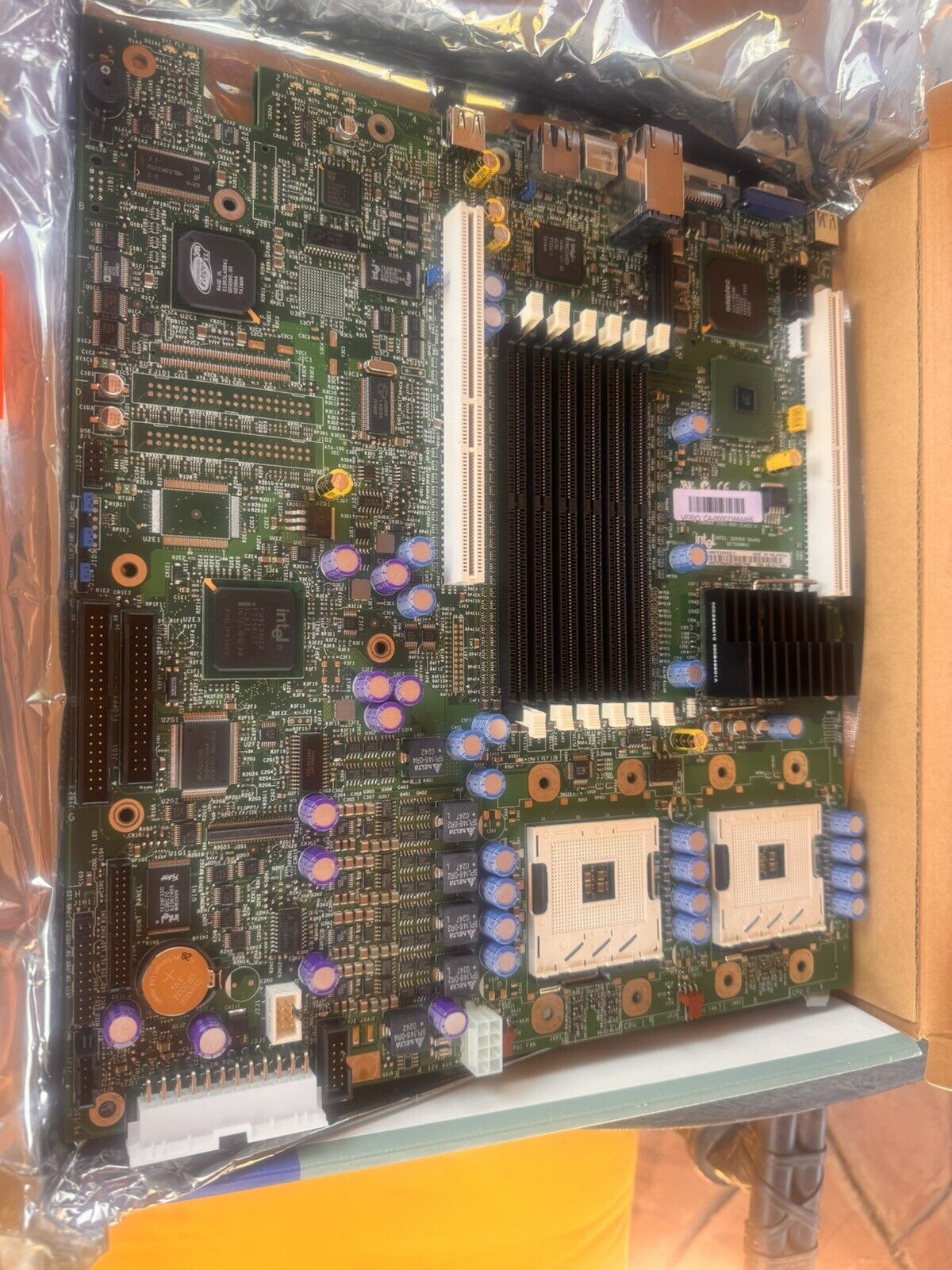 Intel SE7501WV2 SCSI Server Board FOR XEON PROCESSOR W/ BOX