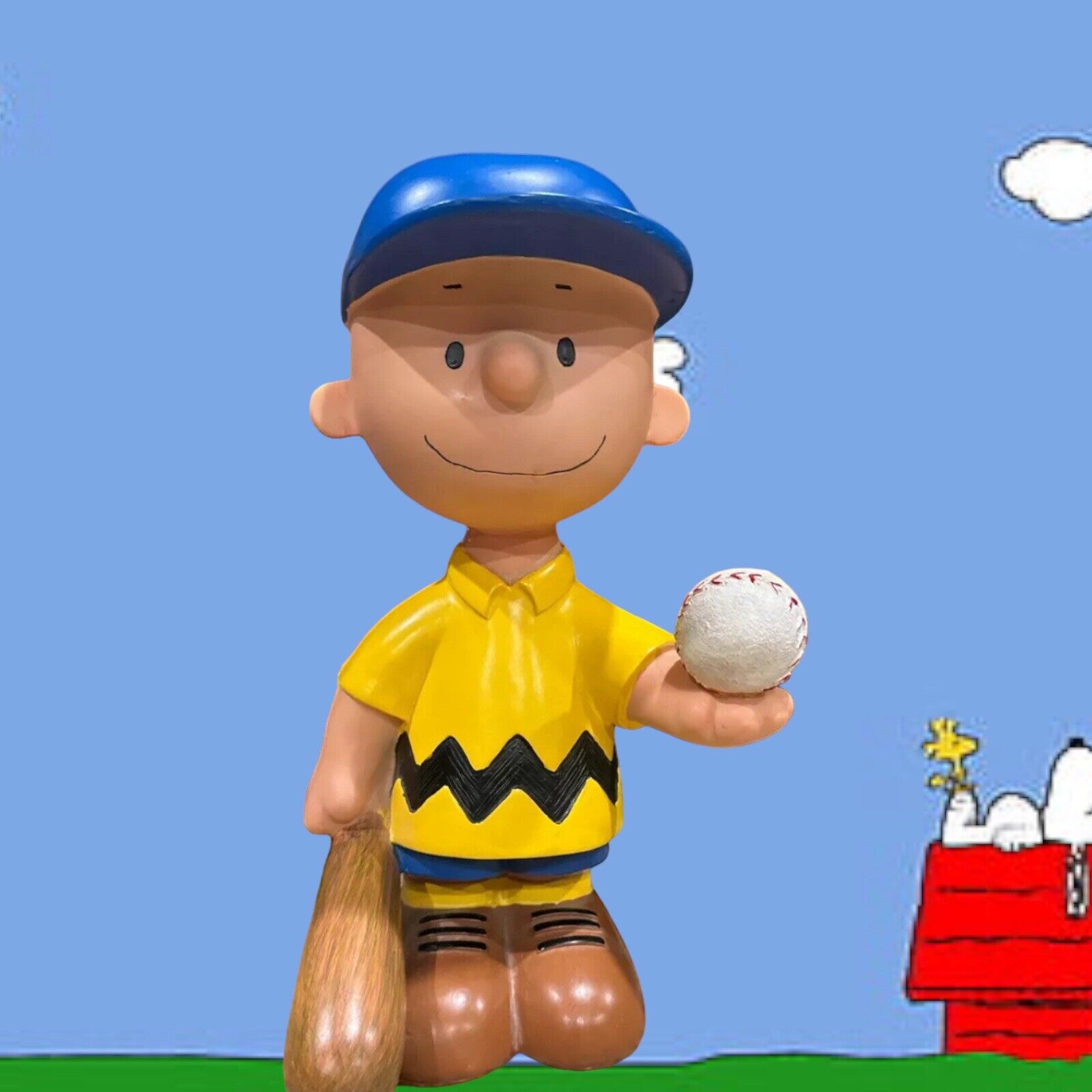 Charlie Brown Peanuts Garden Collection 10.5”Figurine Statue Baseball 2004
