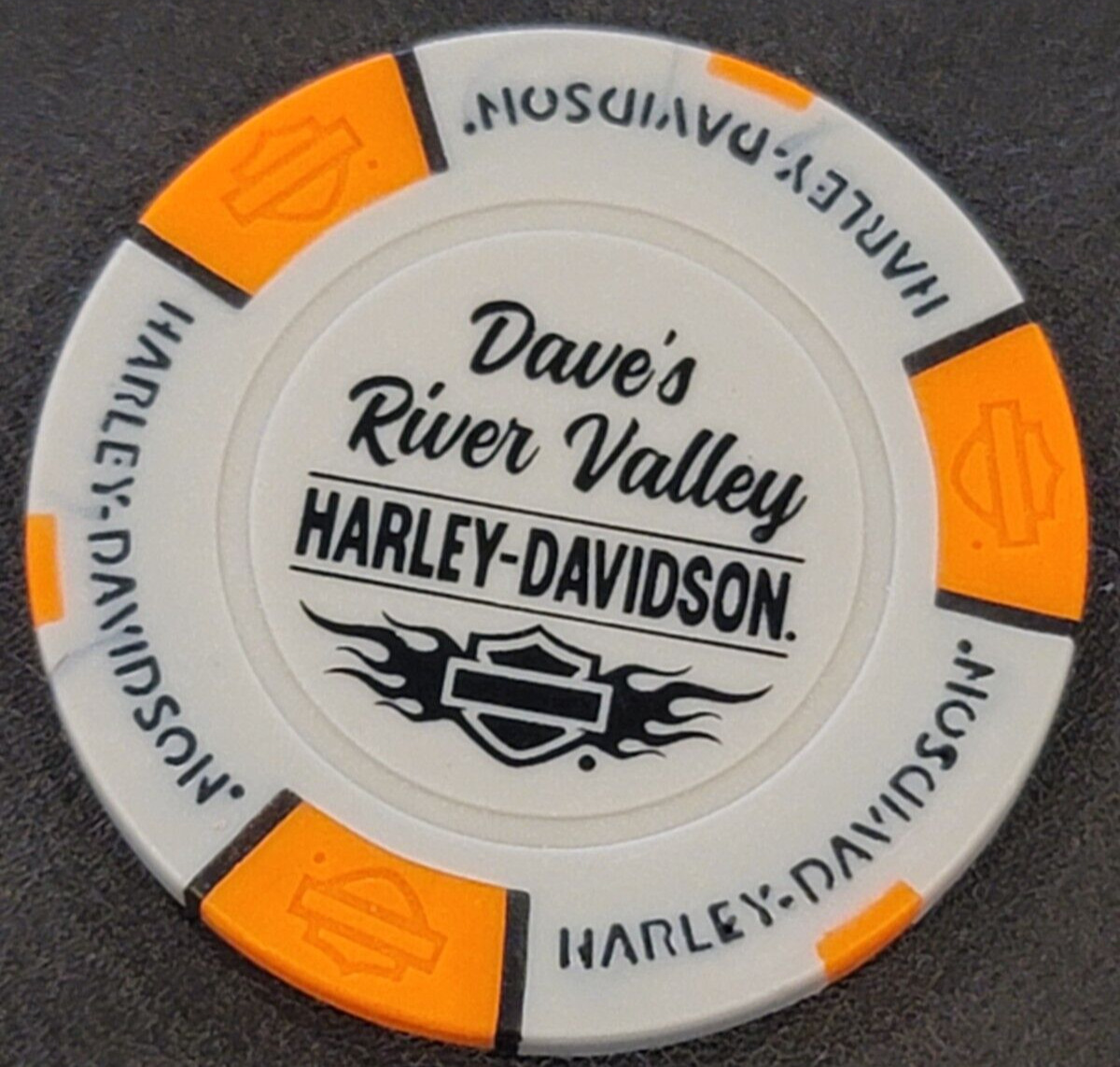 DAVE\'S RIVER VALLEY HD (Minnesota) ~ (Gray/Orange) Harley Davidson Poker Chip