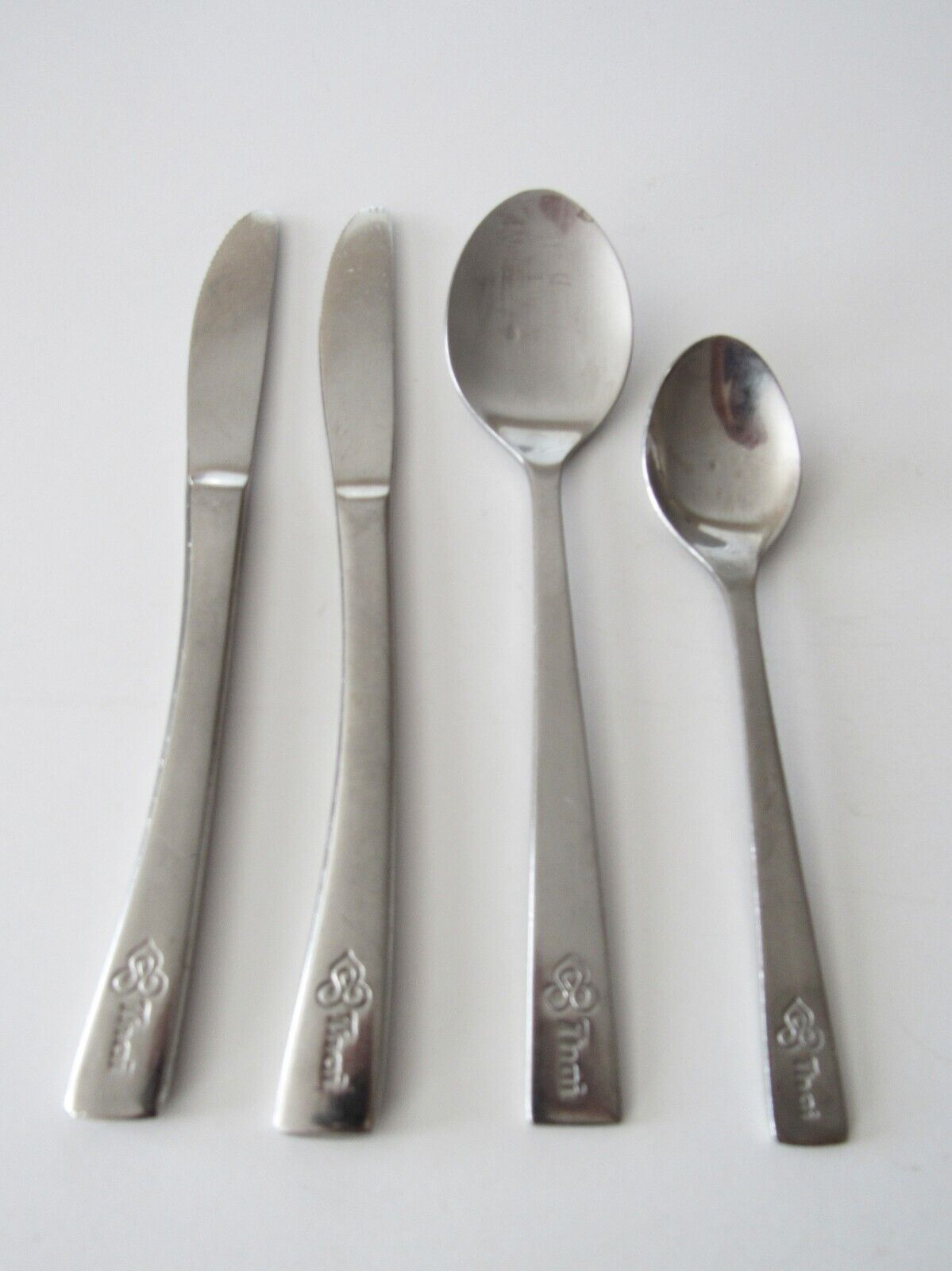 THAI AIRWAYS AIRLINES 4 Pc Stainless Flatware KNIVES & SPOONS