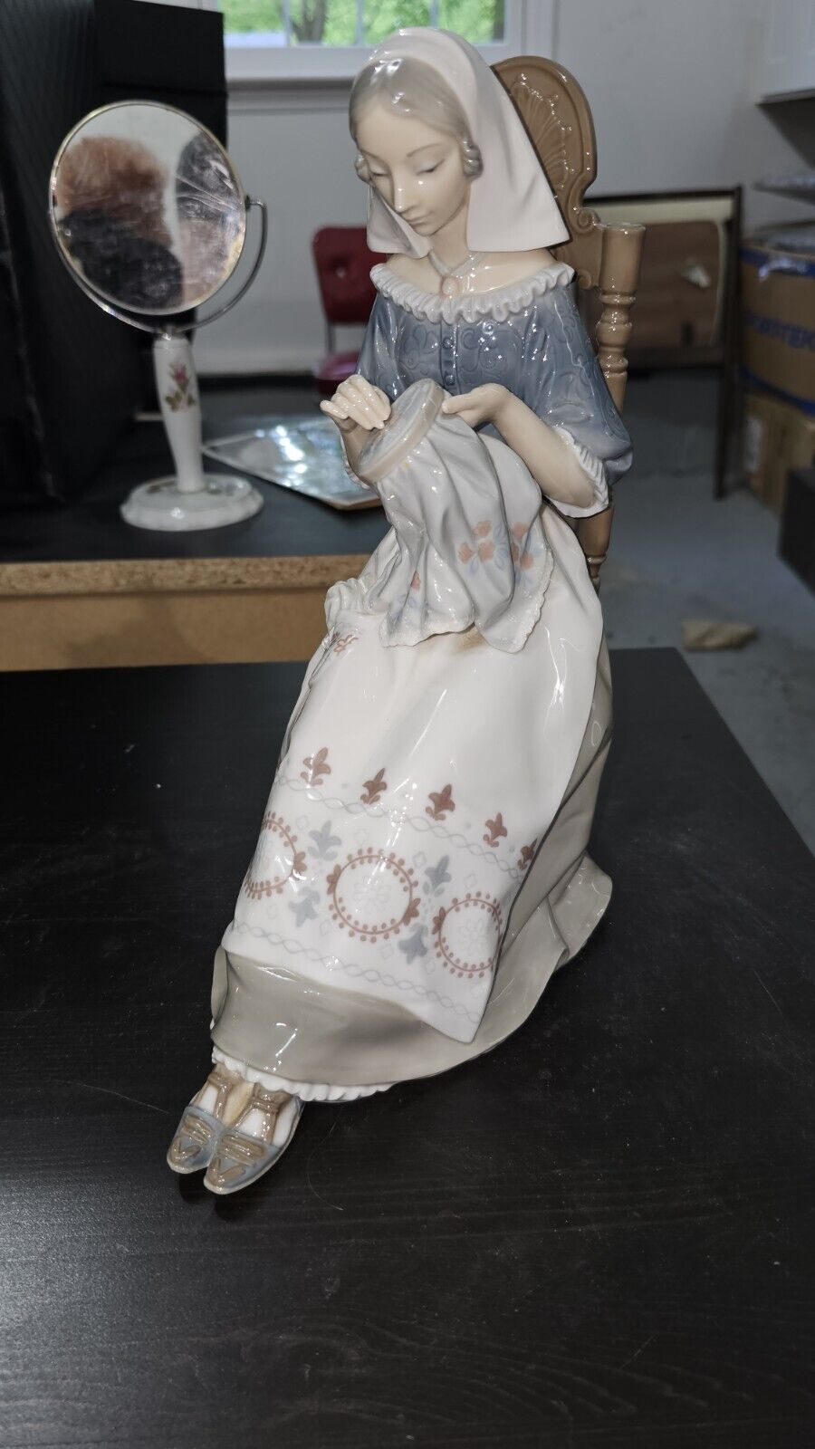 Lladro The Embroider Lady Sewing in Chair #4865 Beautiful
