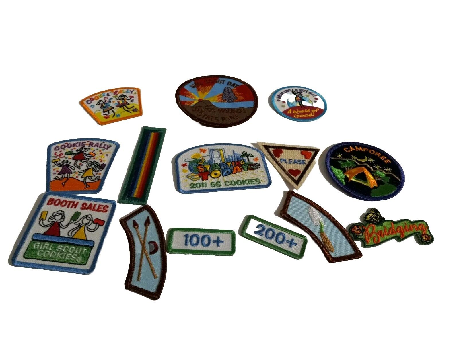 lot of 14 girl scout patches