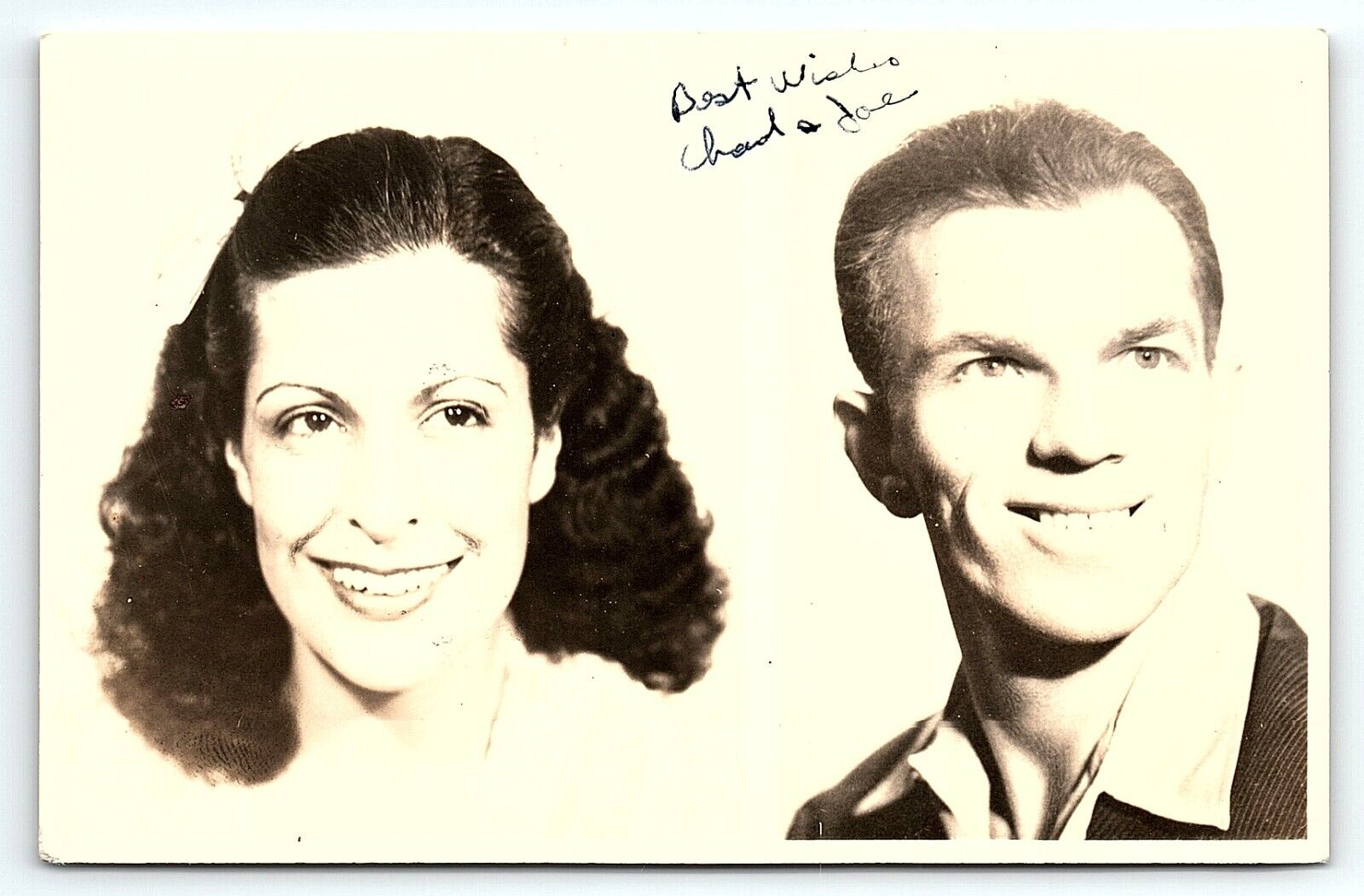 1930s SMILING COUPLE \