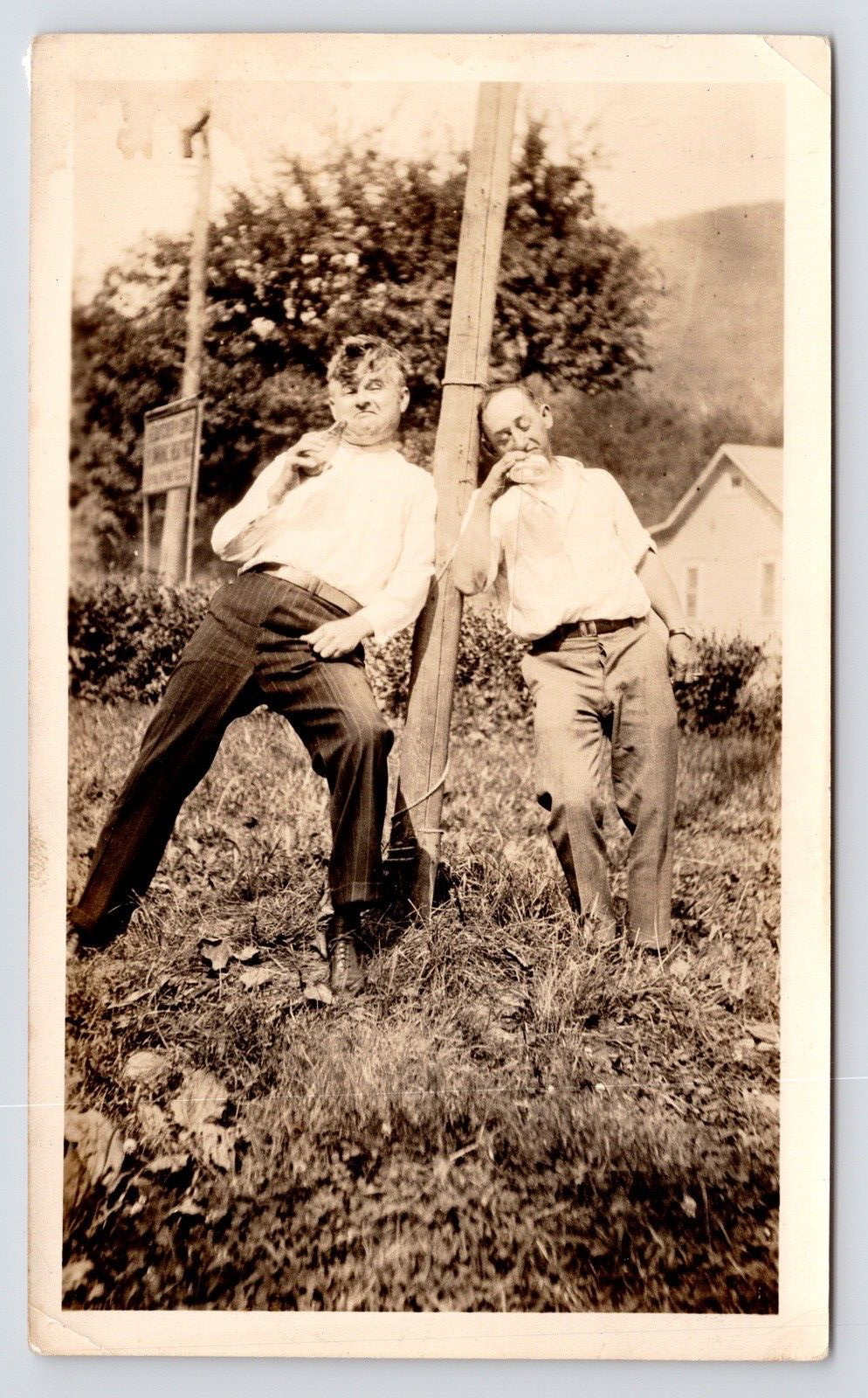 c1930s-1940s Friends Drinking Booze~Beer & Liqour~Drunk Countryside~VTG Photo