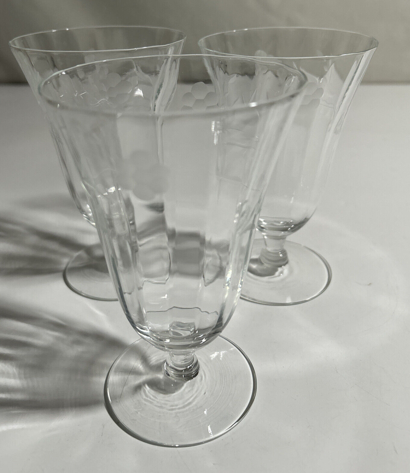 GORGEOUS Vtg Gray Cut - Floral Etched Iced Tea/Wine Glass Goblets. Set of 3.VGC