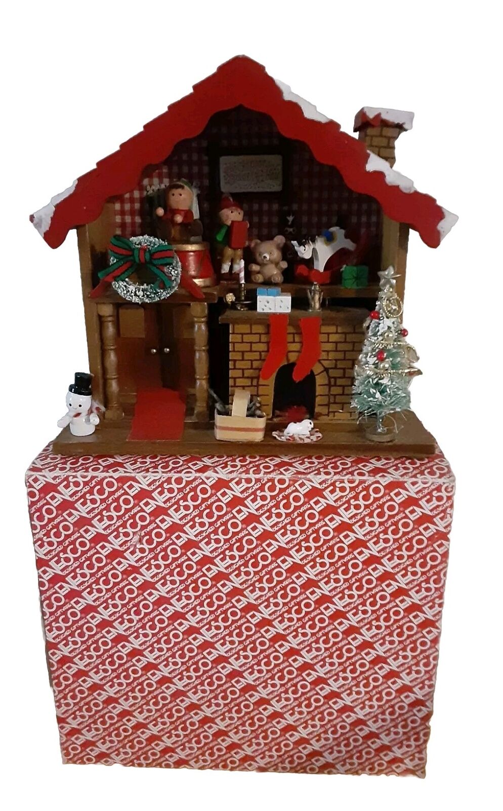 Vintage Enesco 1983 Christmas Music Box Santa’s  “Toy Land” Works Wooden Wood 