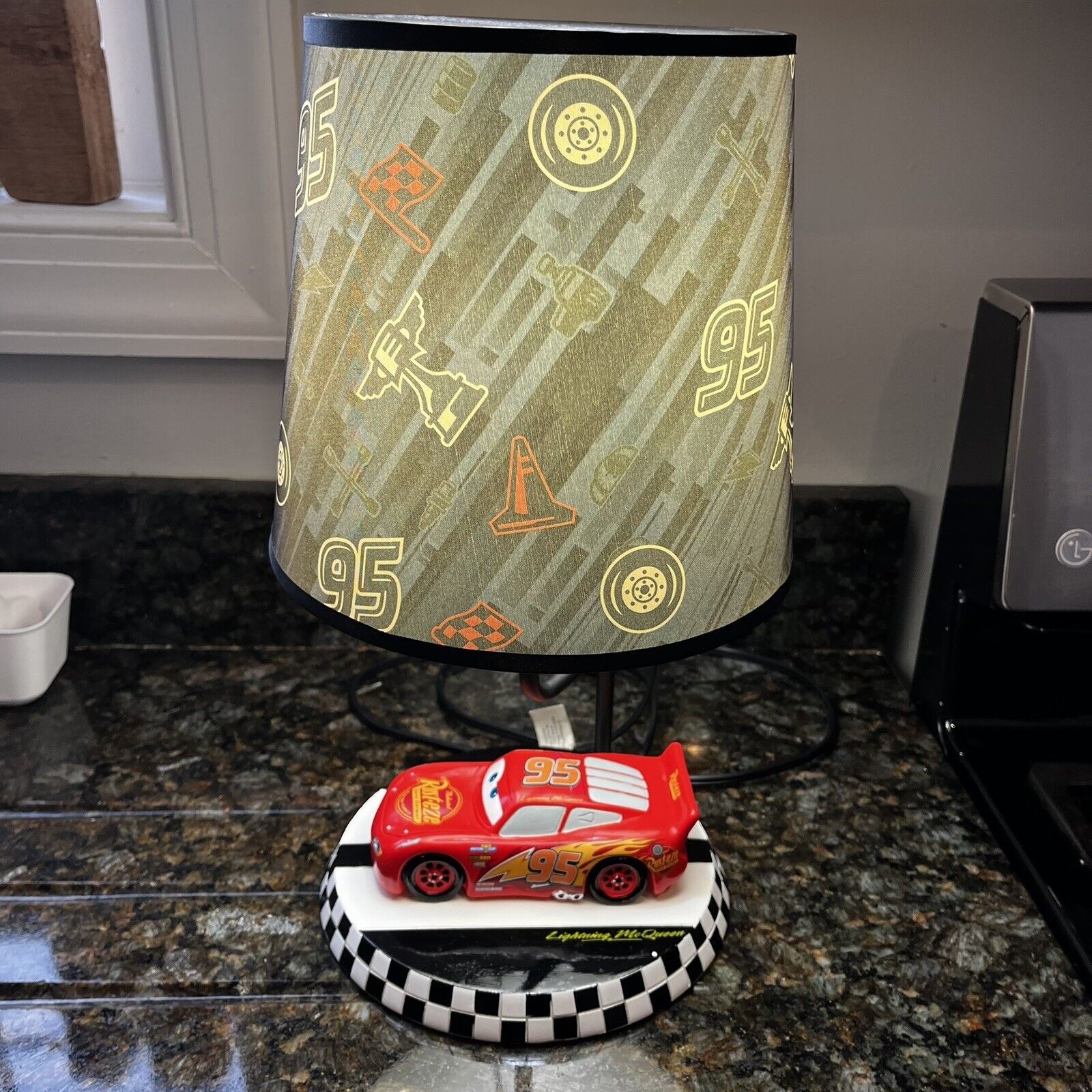 Disney Cars 3 Lightning McQueen Desk Table Bedside Lamp Checkered Flag Base #95