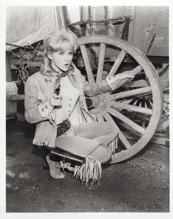 F-Troop 1965 sitcom Melody Patterson as Wrangler Jane 8x10 inch photo