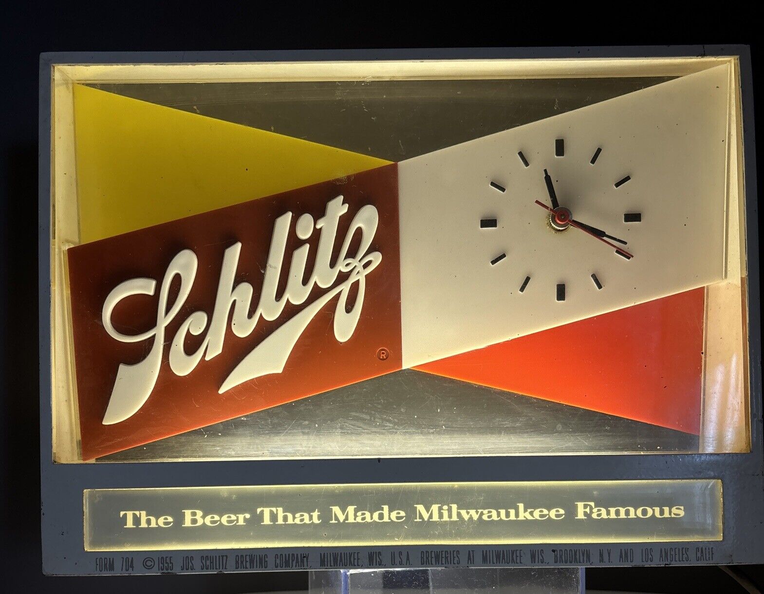 Vintage 1955 Schlitz Beer Bar Light-Up Advertising Clock Sign Works