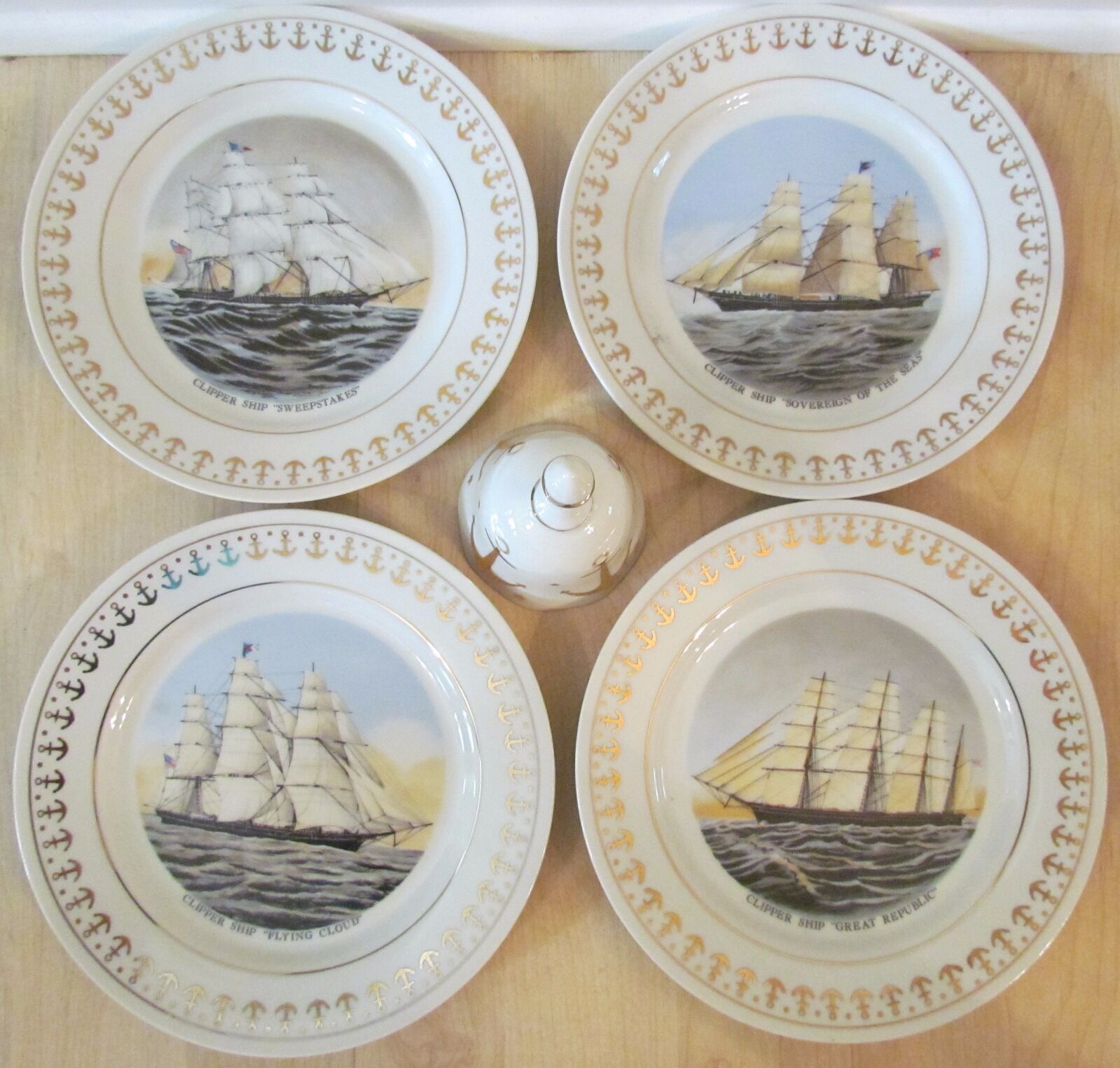 Sailing Ships Clipper Ship Royal Eaton 1982 4-Plates and Bell Collection