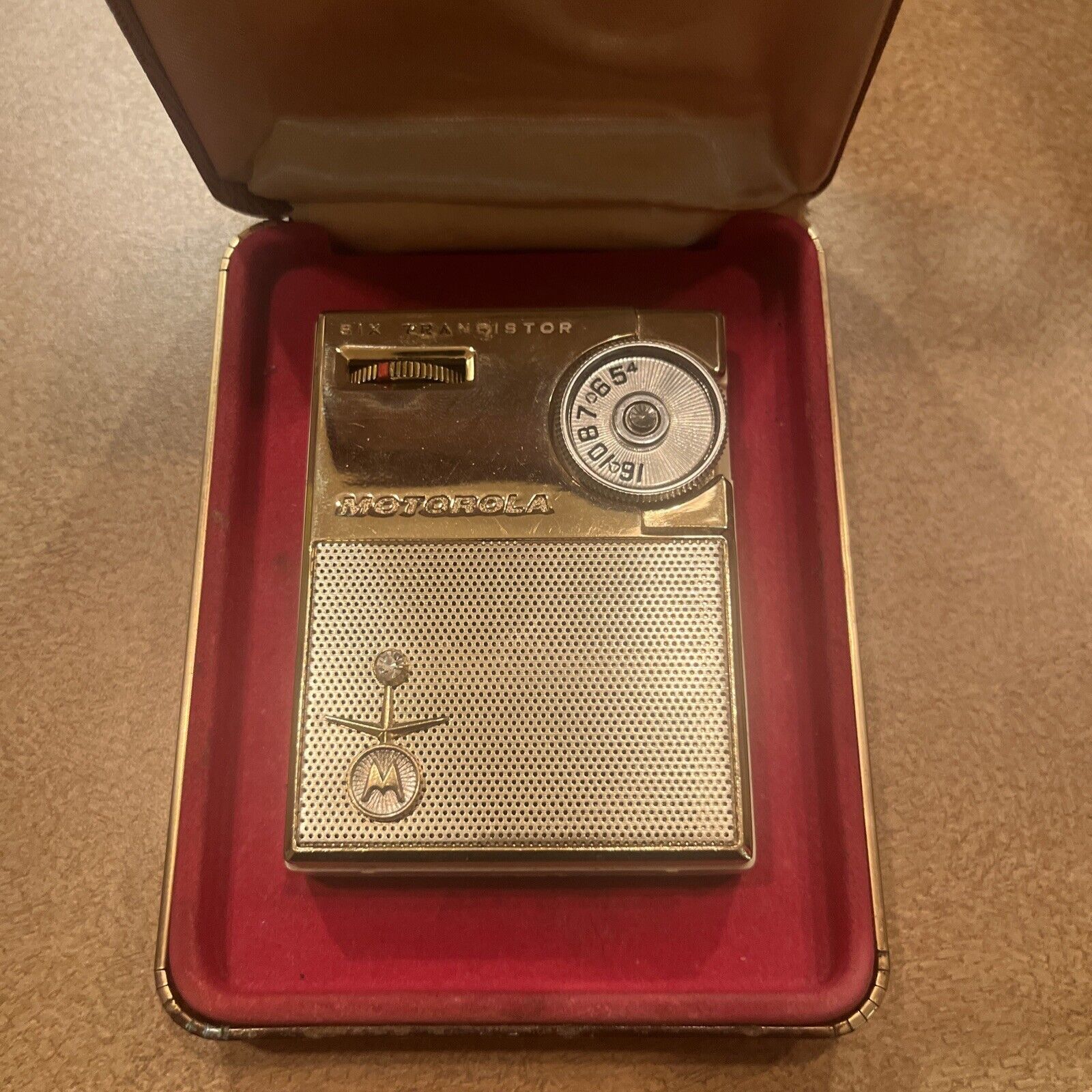 Vintage Motorola 6 transistor X21 radio with gift case Untested