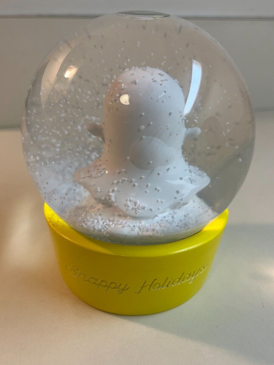 Snapchat Snappy Holidays Snow Globe Christmas Decor Ghost Yellow Snap VIDEO