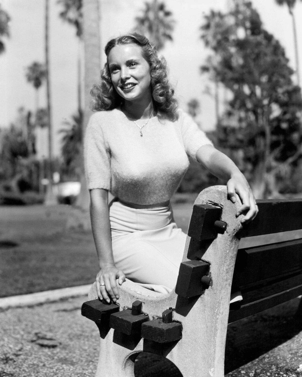 ACTRESS JANET LEIGH - 8X10 PUBLICITY PHOTO (FB-887)