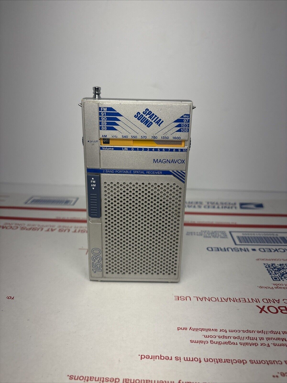 Vintage 1980s Magnavox D1530 Spatial Sound AM/FM Portable Radio USED Working