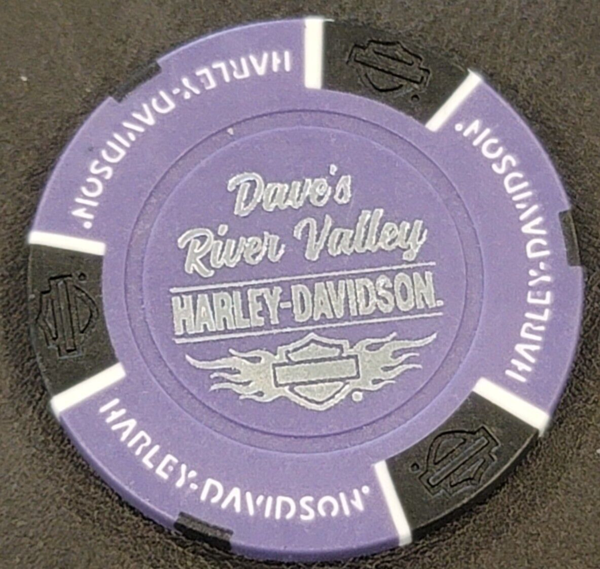 DAVE\'S RIVER VALLEY HD (Minnesota) ~ (Purple/Black) Harley Davidson Poker Chip