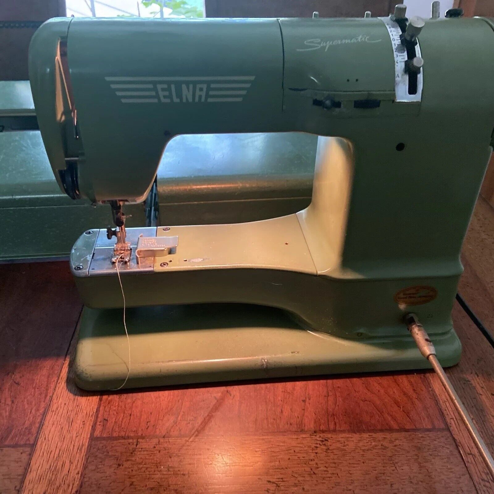 Vintage Elna Supermatic Sewing Machine with Metal Case 722010 1957 GREEN TESTED