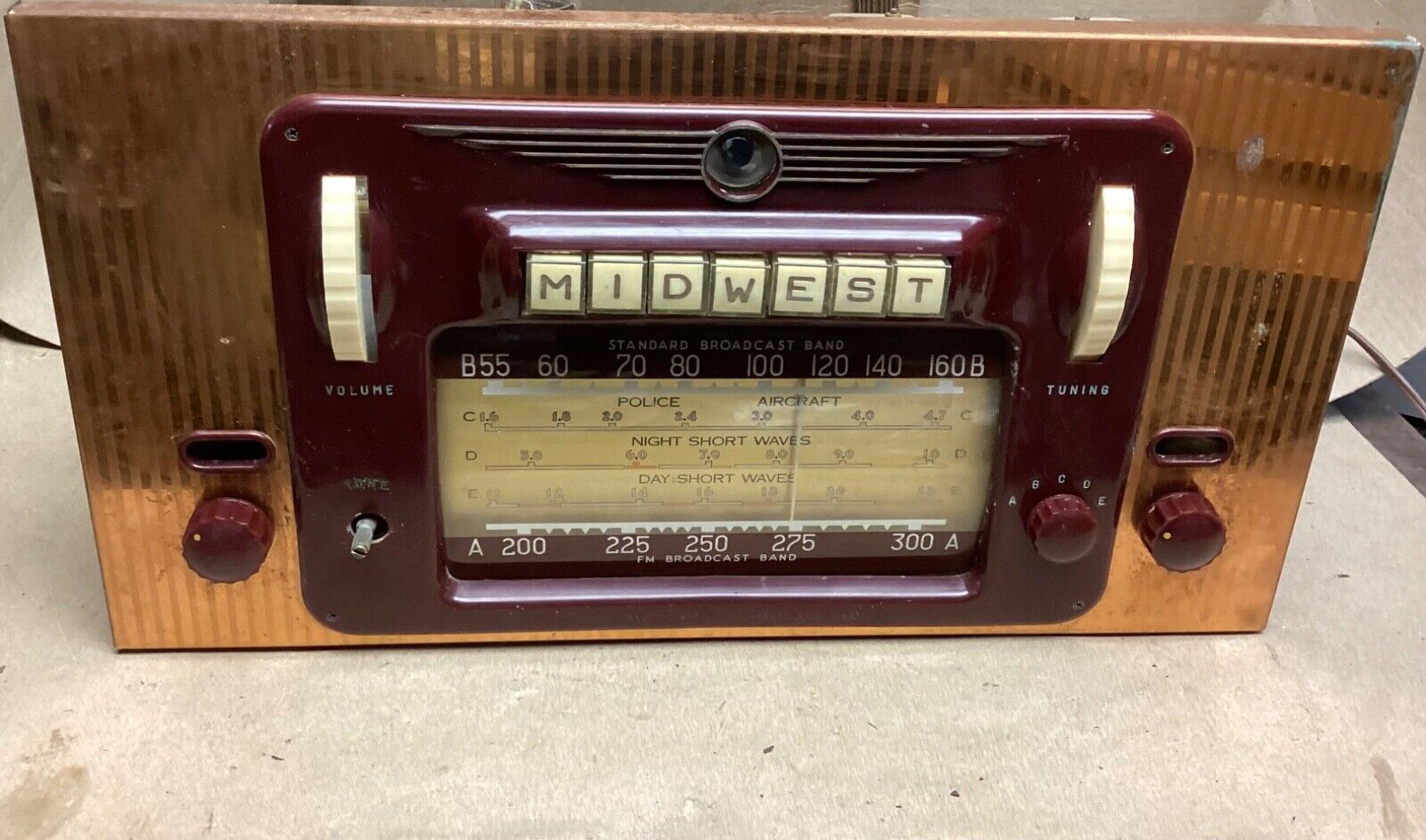 Vintage 1940s Midwest model 816 tube radio 1930-49 for repair, garbled reception