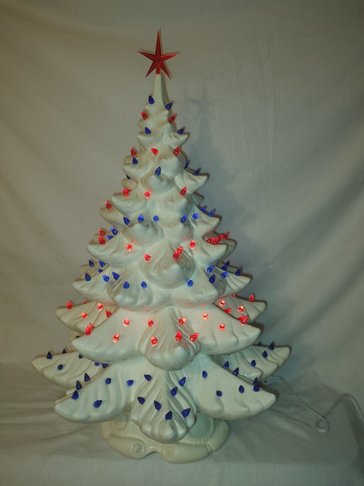 VTG  1981 21” Atlantic Mold Ceramic Holiday Tree, Fourth (4th) Of July Patriotic