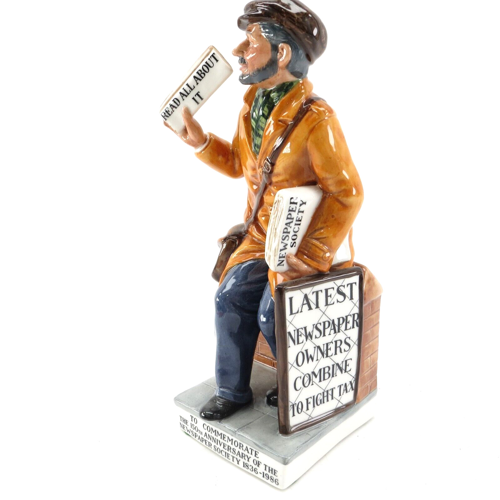 Royal Doulton THE NEWSVENDOR HN2891 Figurine Exclusive For Newspaper Society  