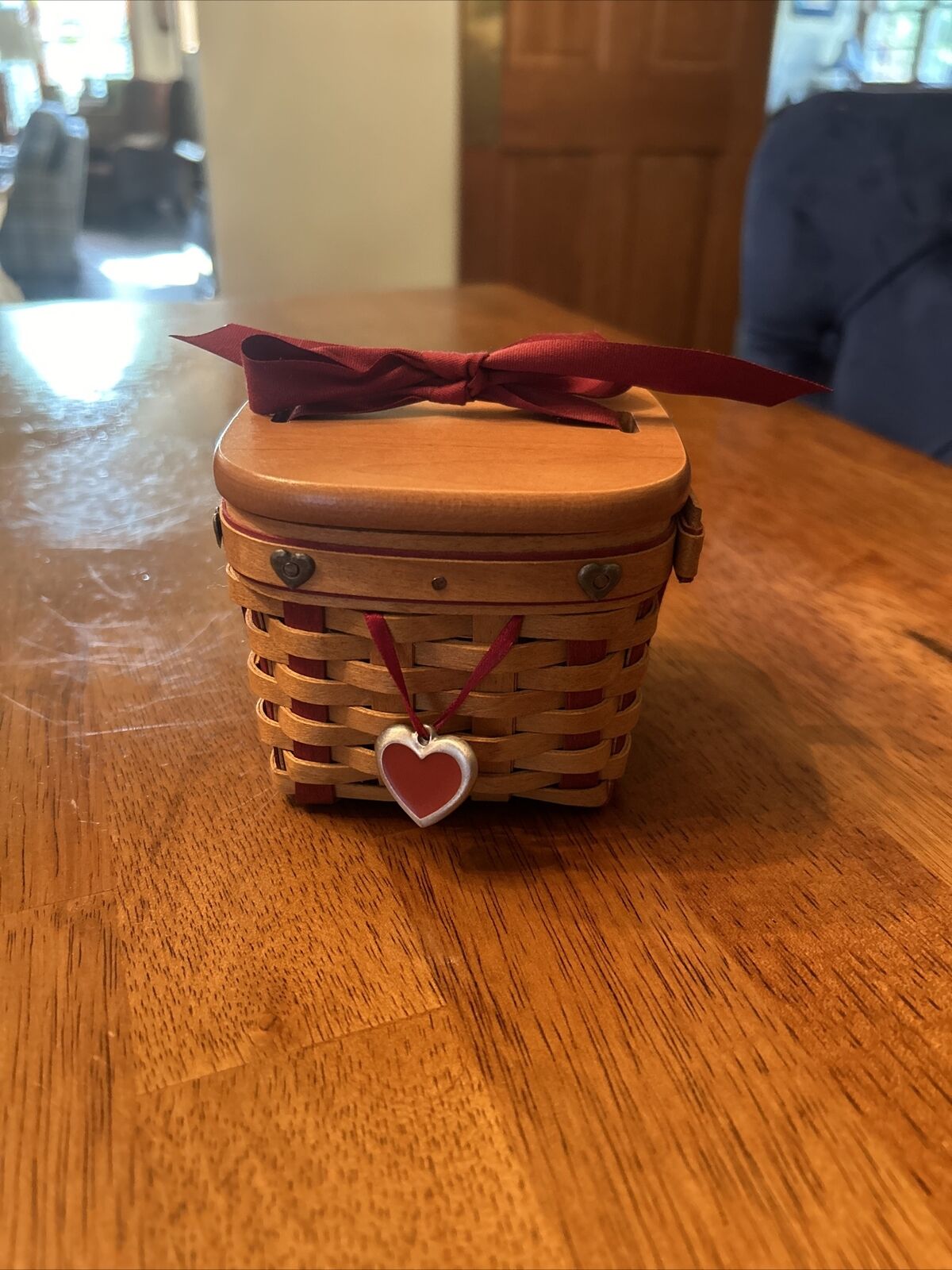 Longaberger 2003 Small Sweetest Basket, Protector, Tie On & Wooden Lid.