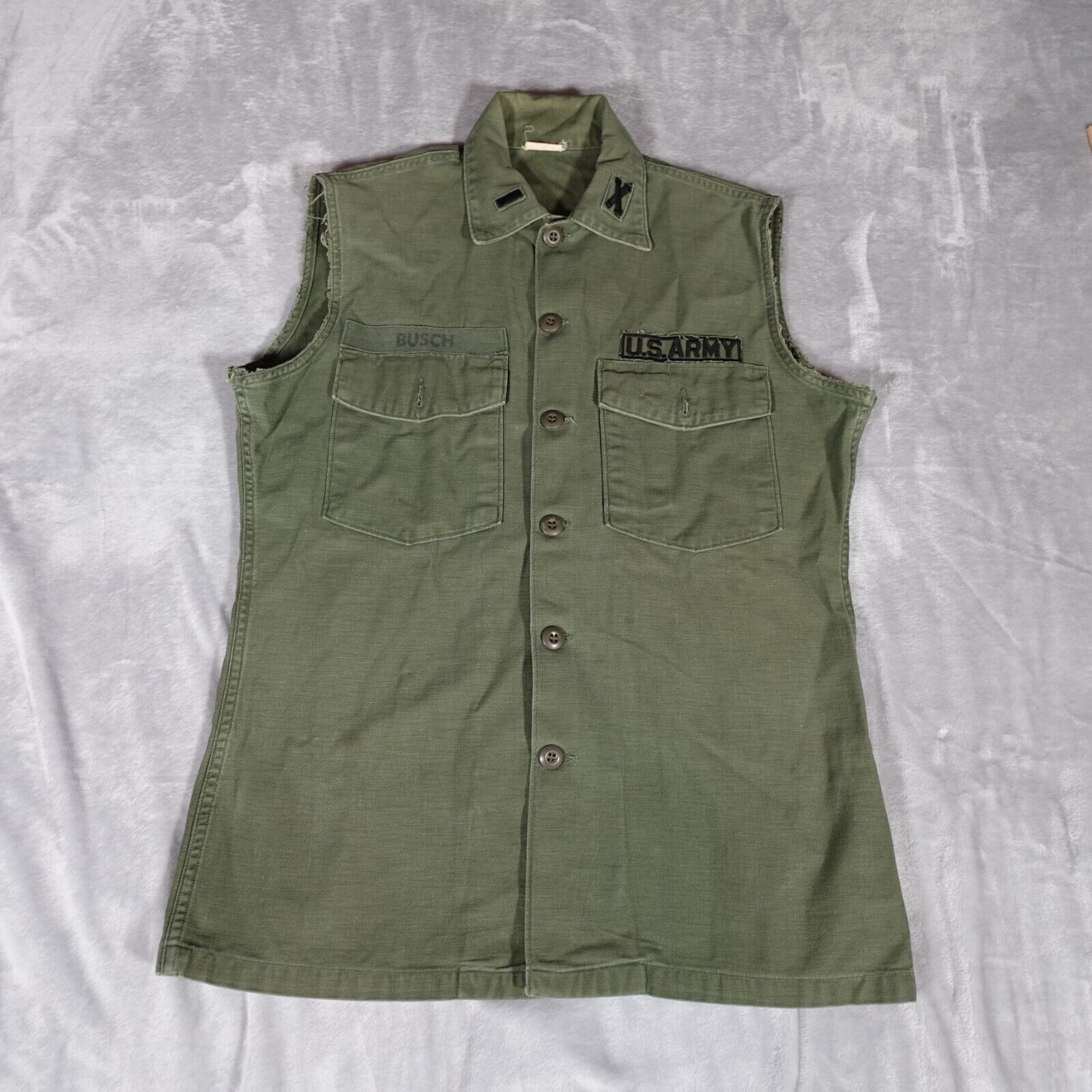 Vintage US Army Sateen Vest Mens Size 15 1/2x35 Peace Sign Vietnam Era 100-2175
