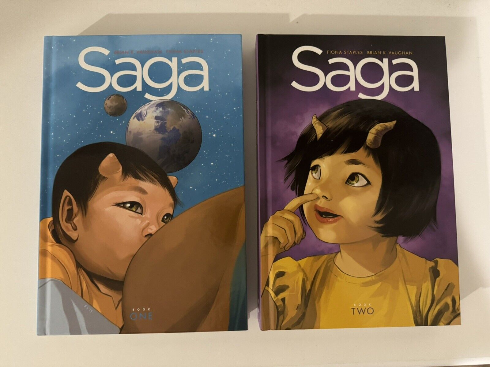 Saga Deluxe Hardcover Vol 1-2 (Image Comics, Brian K. Vaughn-Fiona Staples)