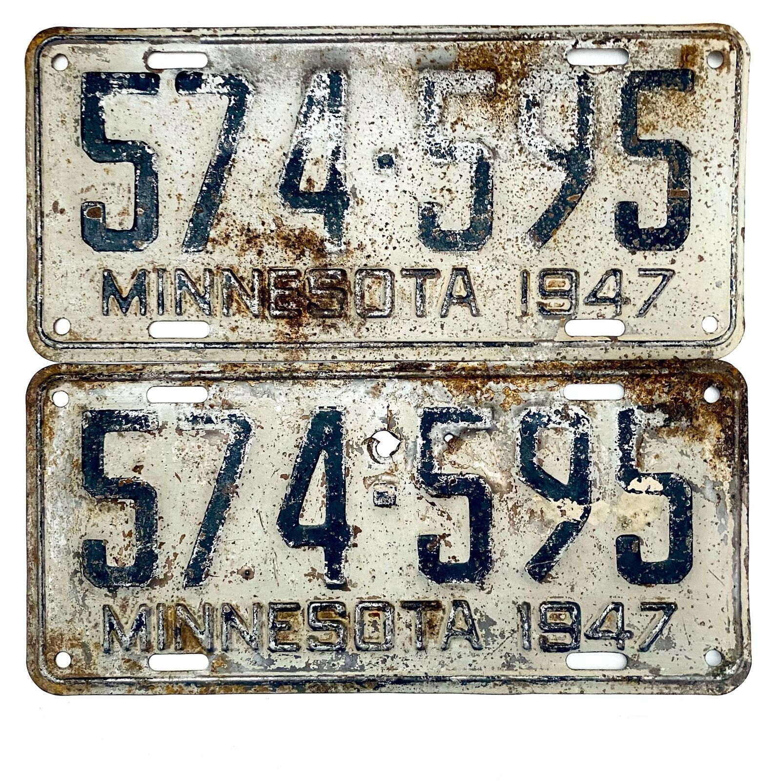 1947 United States Minnesota Base Passenger License Plate 574-595