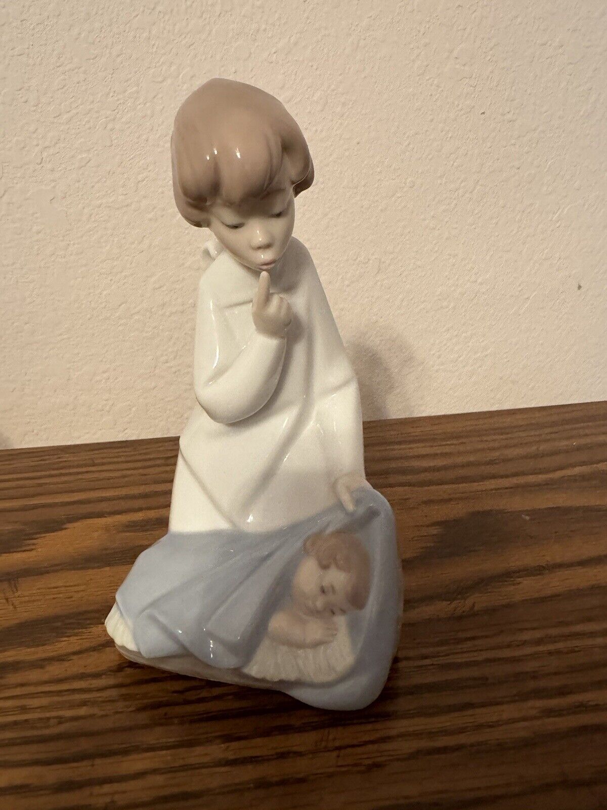 Lladro 4635 - Angel with Baby (retired) 7” H, 3.5” W, 3” D
