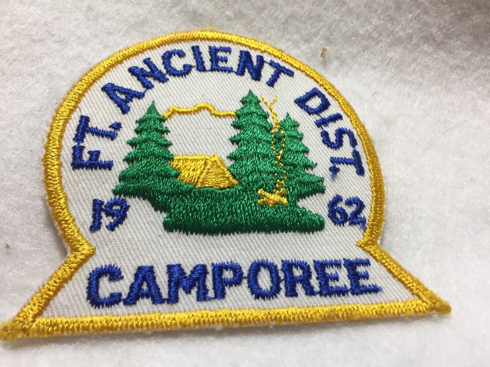 (b42) Boy Scouts-  1962 Ft. Ancient District Camporee patch