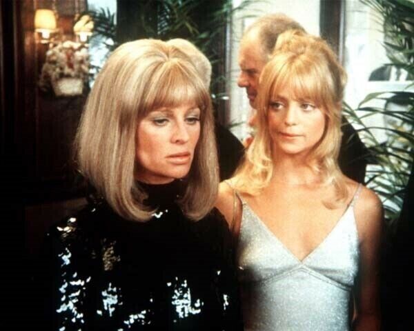 Shampoo 1974 legends Julie Christie & Goldie Hawn dressed for party 24x36 Poster