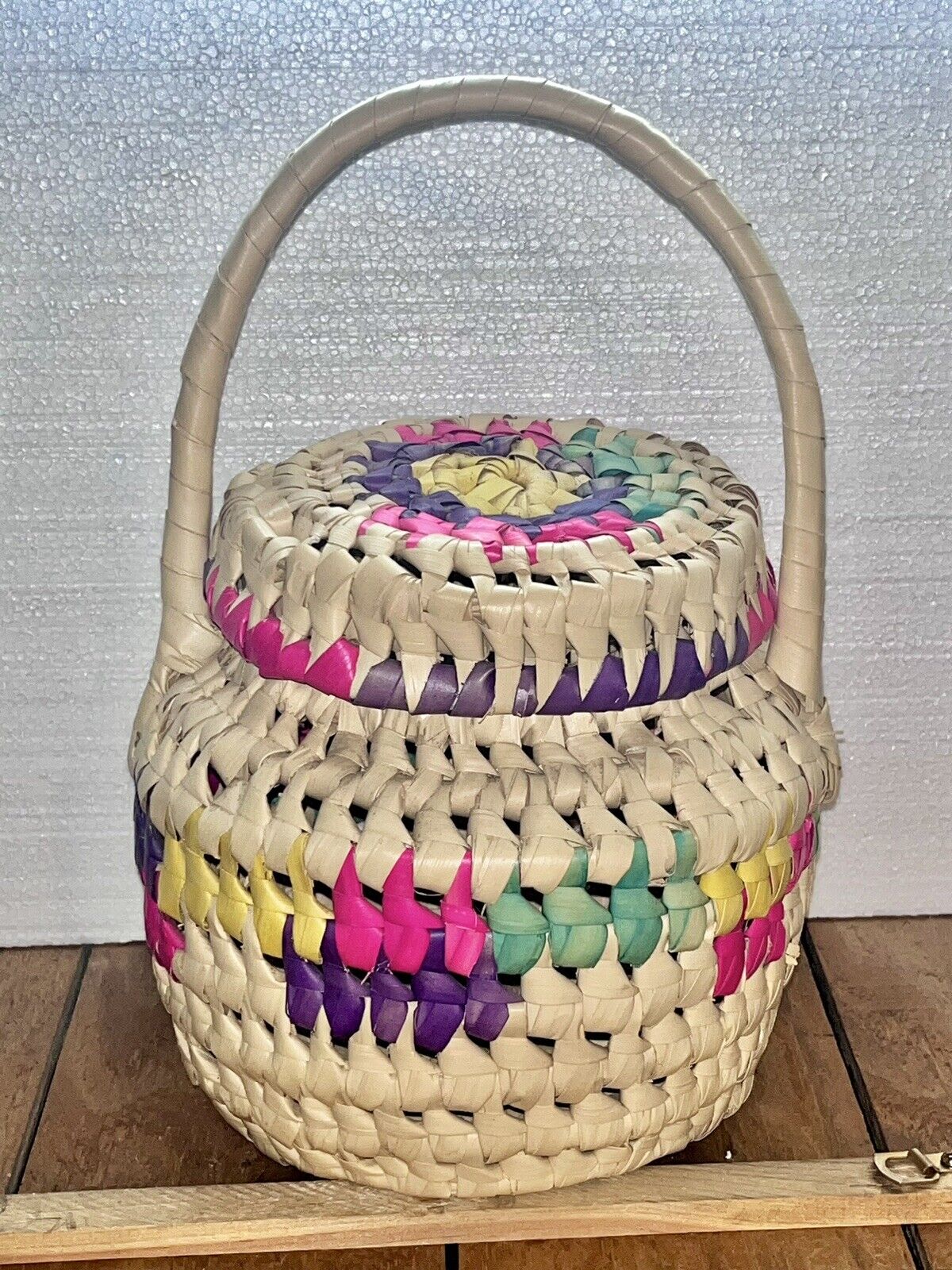 Beautiful VTG Handmade Bohemian Woven Straw Wicker Basket With  Handle And Lid