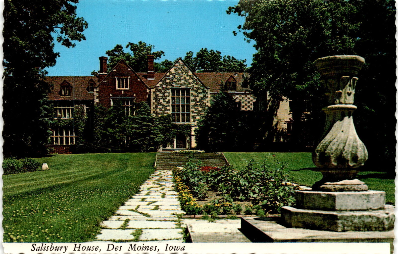 Vintage Postcard: Salisbury House, Des Moines, Iowa