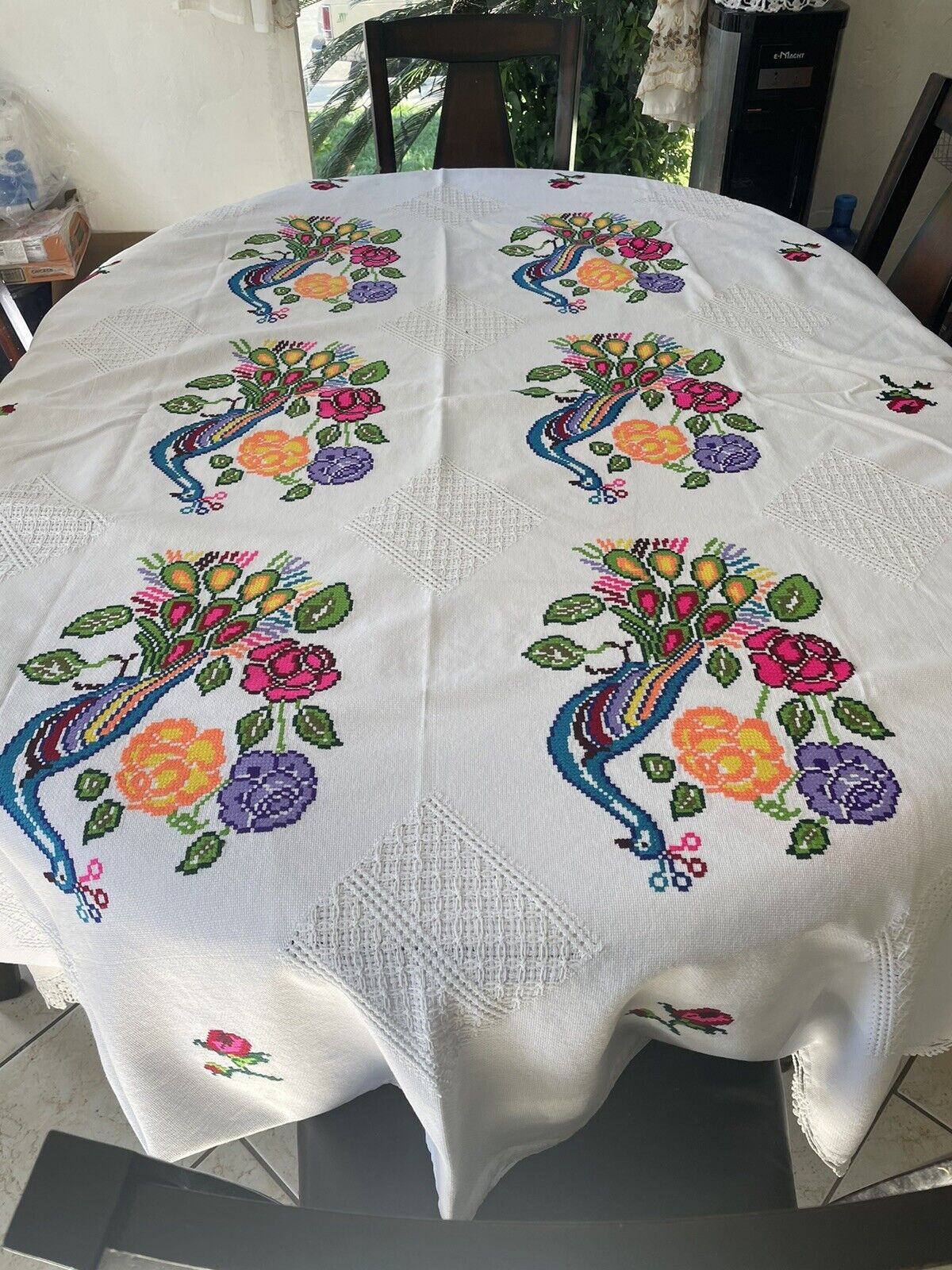Handmade Tablecloth Embroidered - Mantel Mesa 6 sillas Bordado a Mano Pavoreales