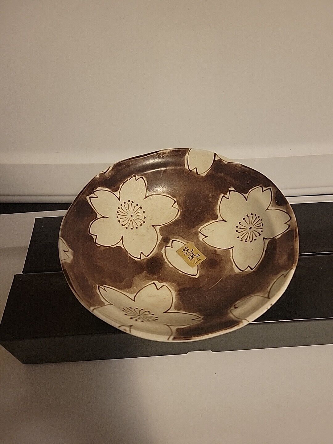 Kafuh Japan Pottery Brown Bowl With White Flowers 6.5\