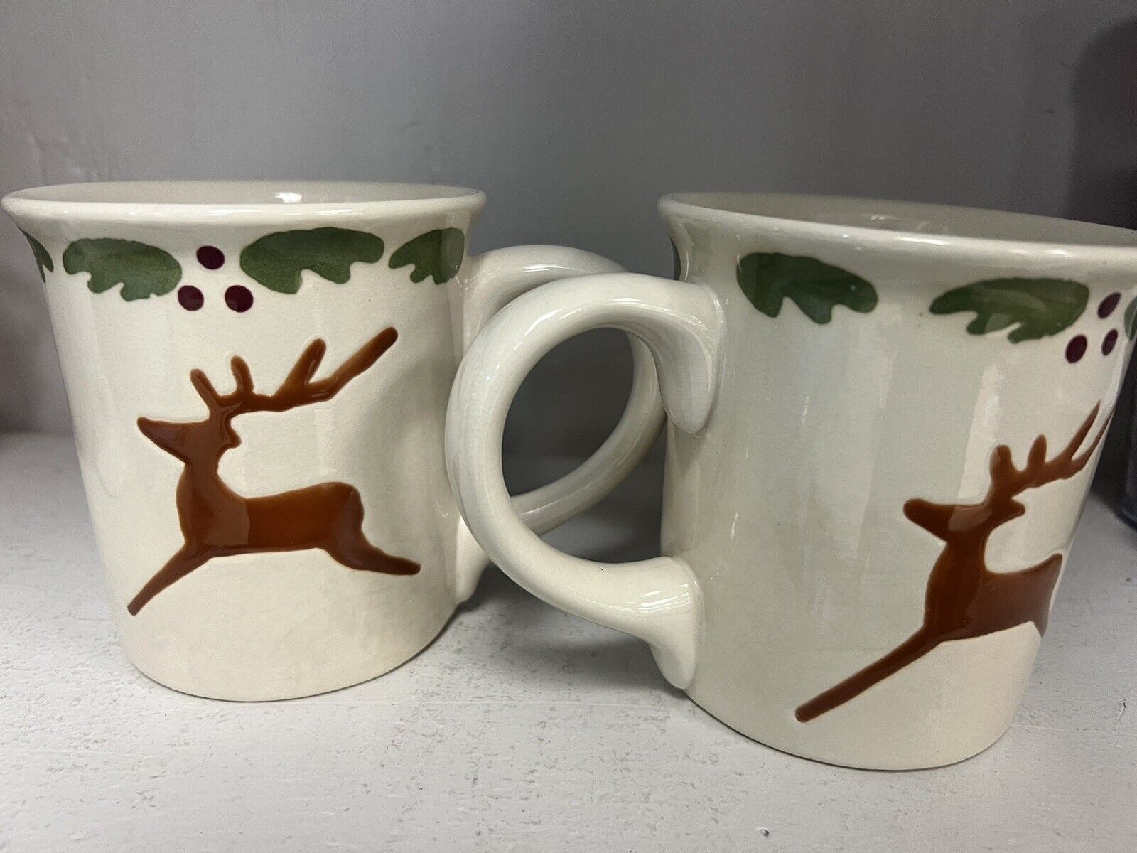 2 Aspen Aire Christmas Mug Holiday Reindeer Holly Design 18 oz Coffee  2001 NOS