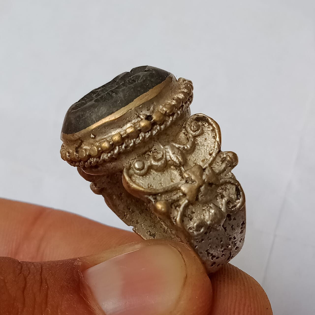 BEAUTIFUL POST MEDIEVAL ISLAMIC OLD SILVER OTTOMANS SEAL RING WITH STONE