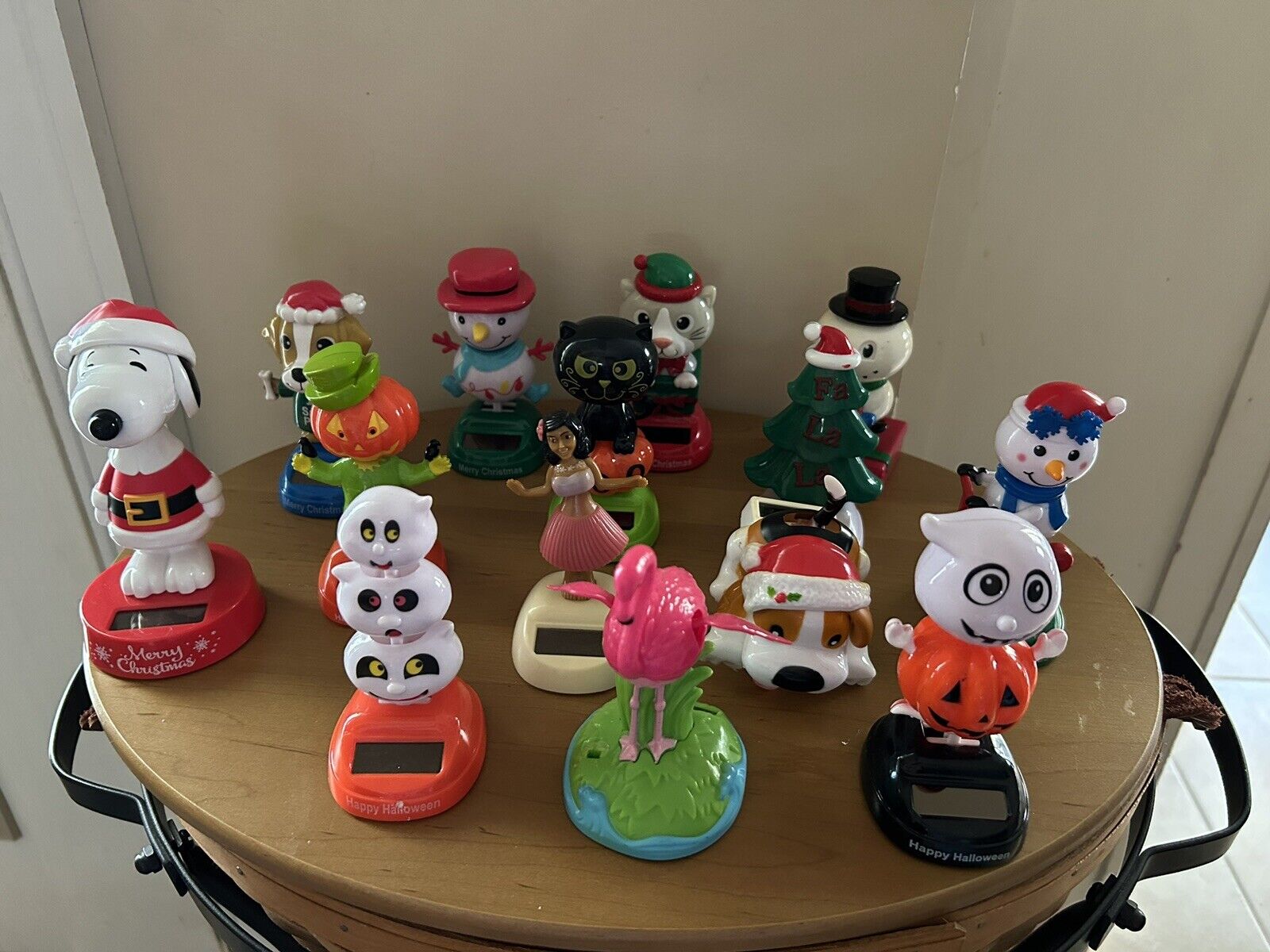 Solar Power Dancing Bobble Heads Holiday Halloween Collectable Snoopy Lot of 14