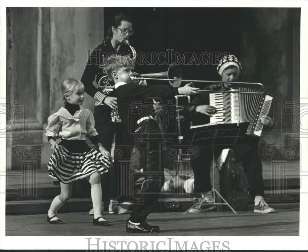 1985 Press Photo David Pearlman and Flying Neutrinos Band on Iberville Street
