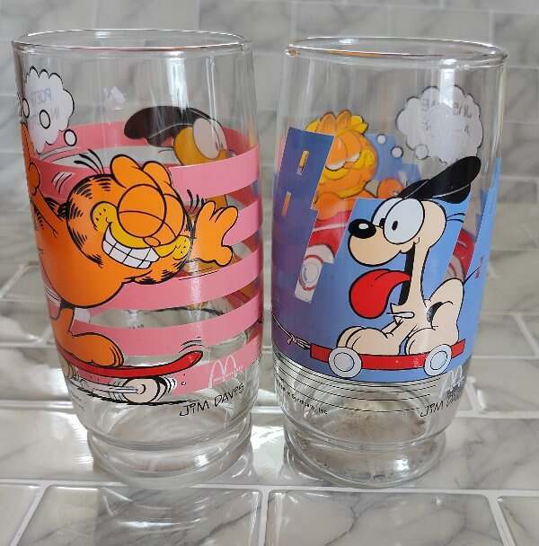 Vintage McDonalds Garfield And Odie Drinking Glasses Set Of 2 1978 16 Ounce
