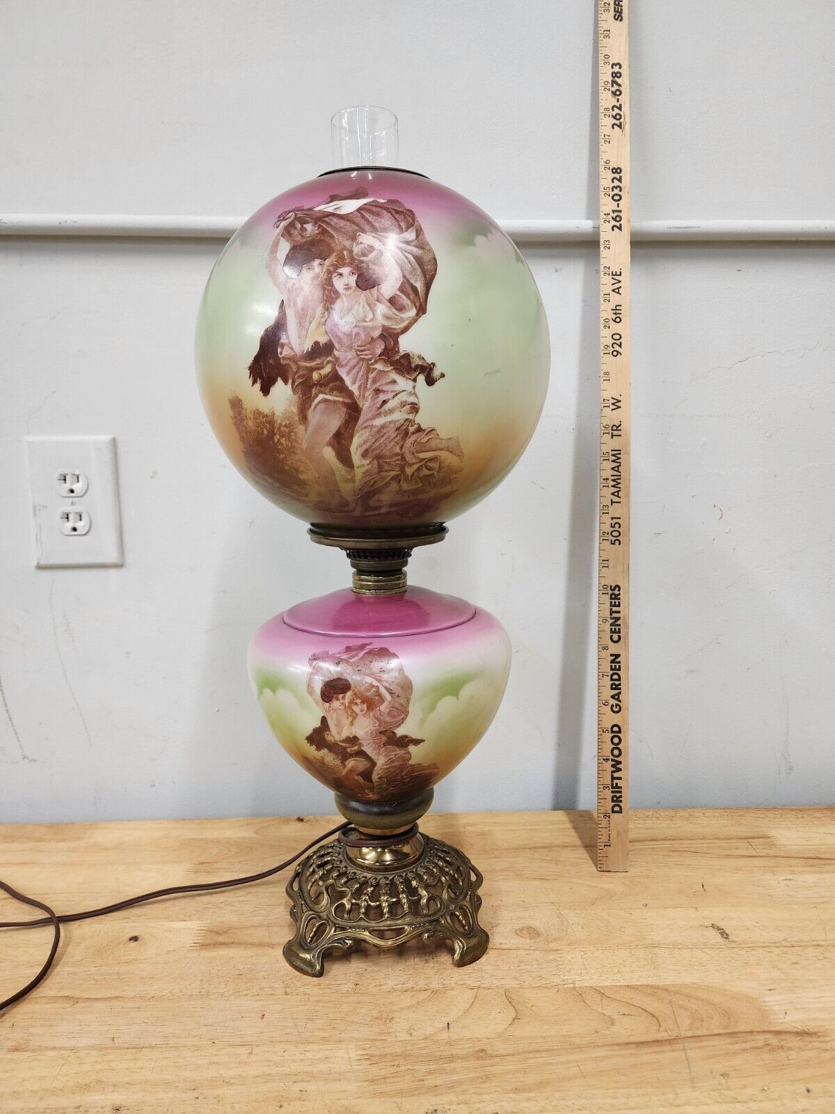 Hand Painted Gone With The Wind Double Globe Table Lamp 