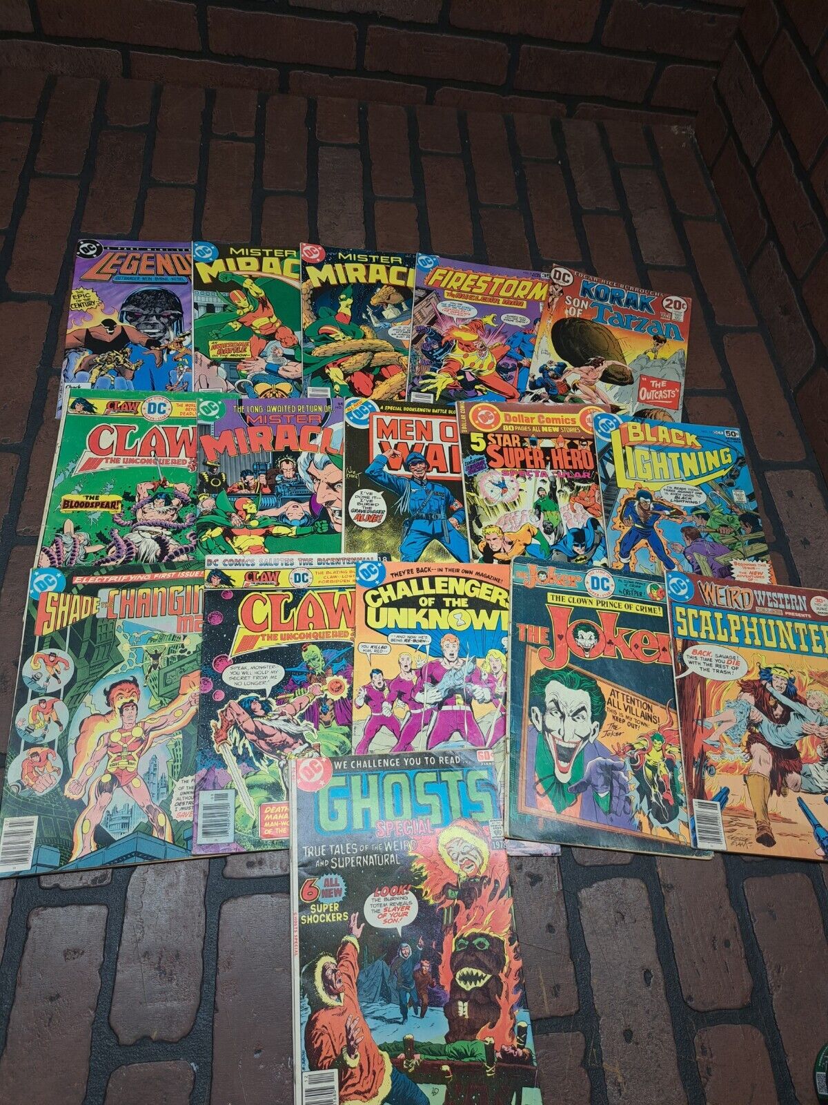 DC Comic Bronze Age Lot Of 16 (Ghosts)(joker)(firestorm)(mister Miracle)