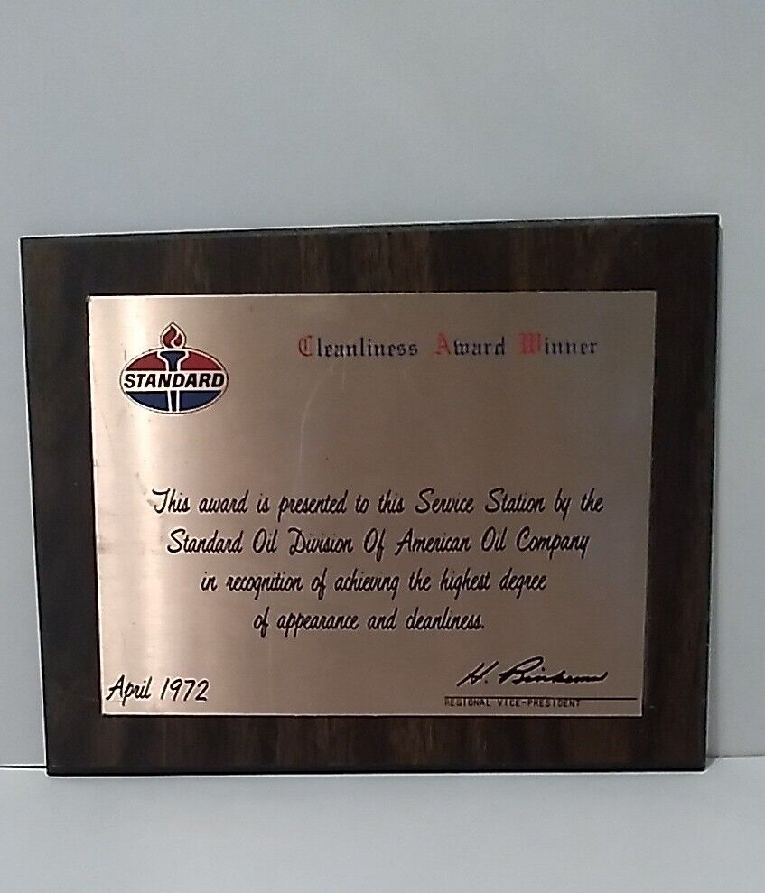 Standard Oil / American Oil Company Cleanliness Award Winner Plaque 1972