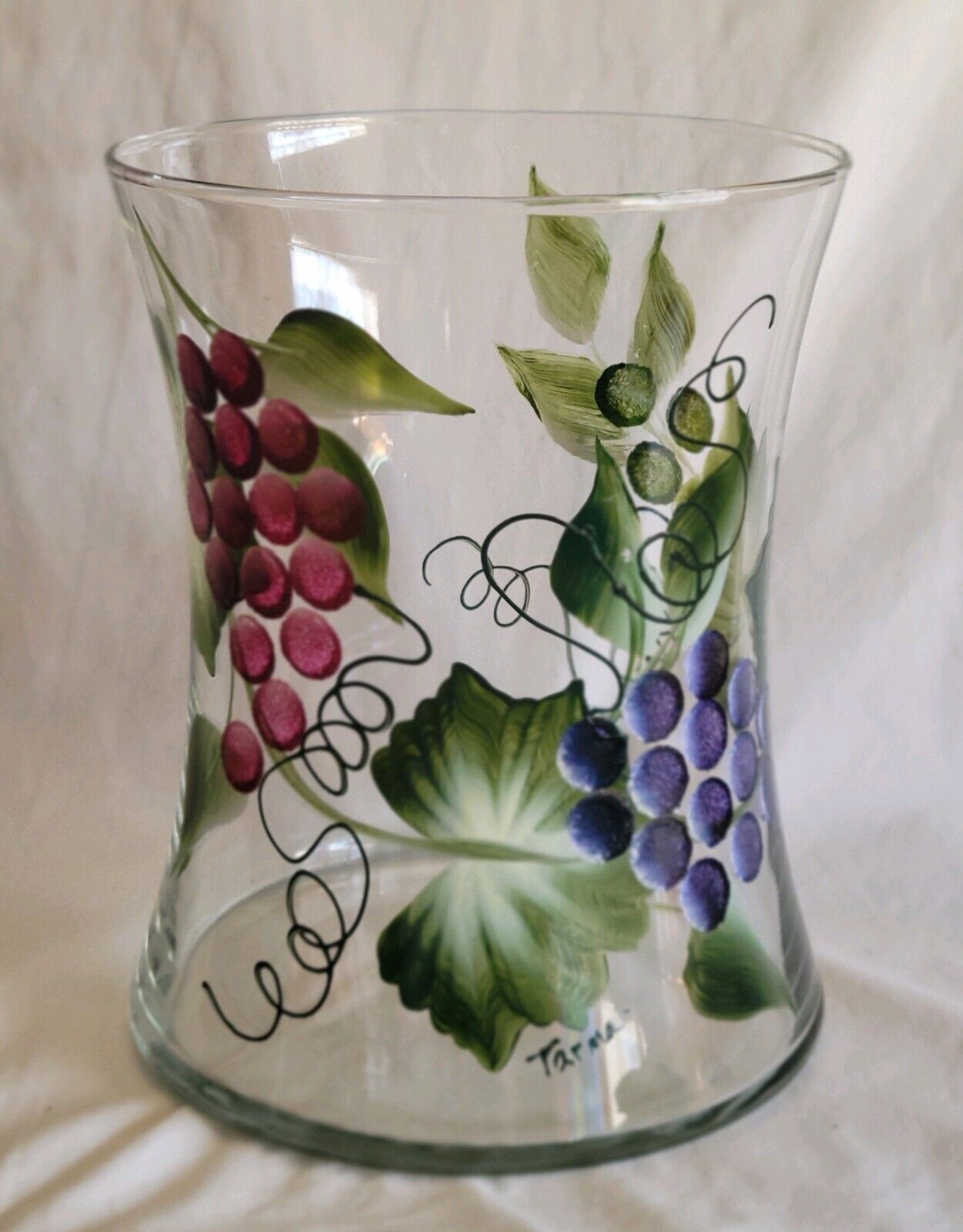 Vintage hand painted grape vine glass vase 8\