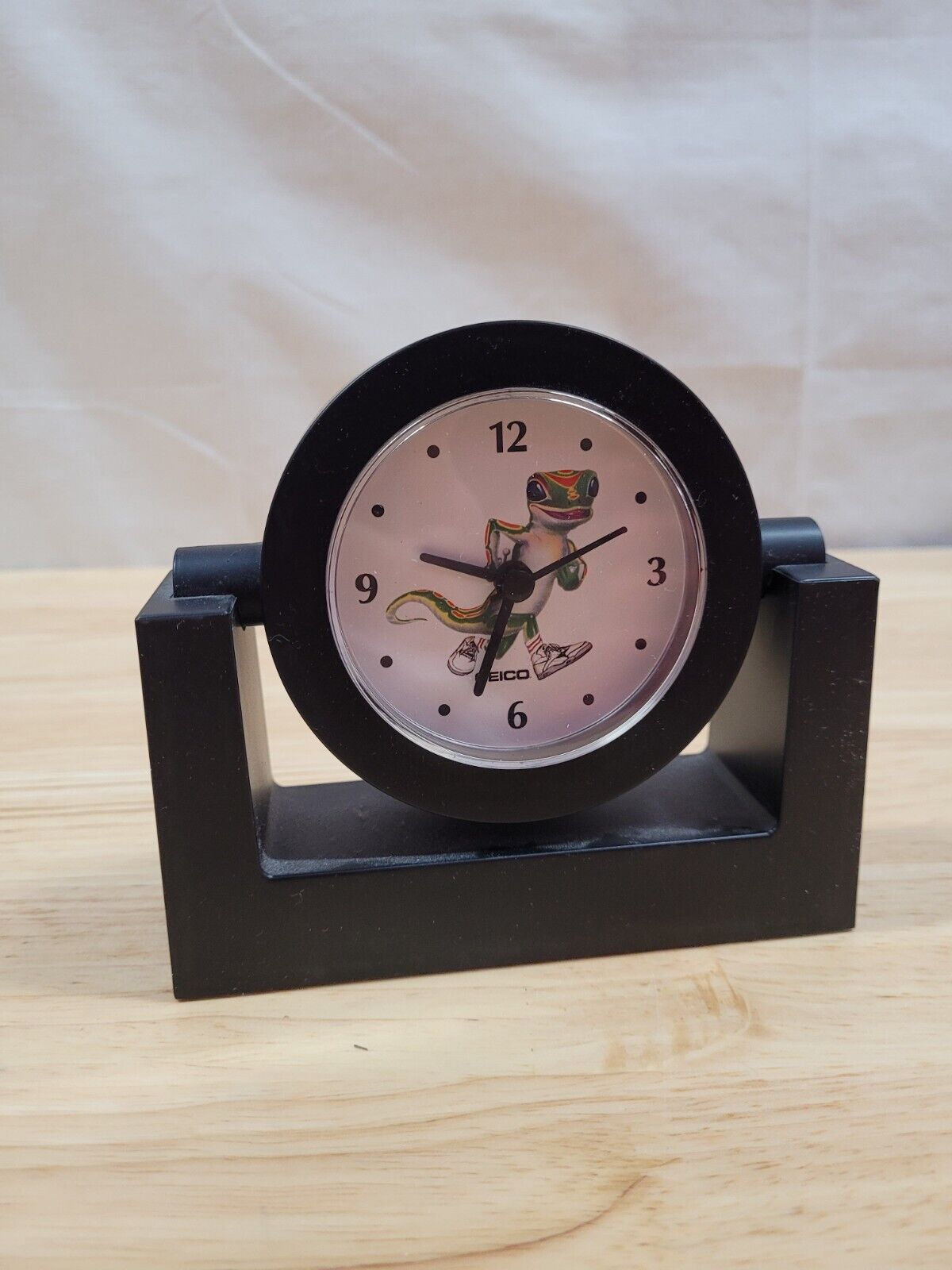 Geico Gecko Clock Figure Tested Works Insurance Black Desk Top Vintage Quartz