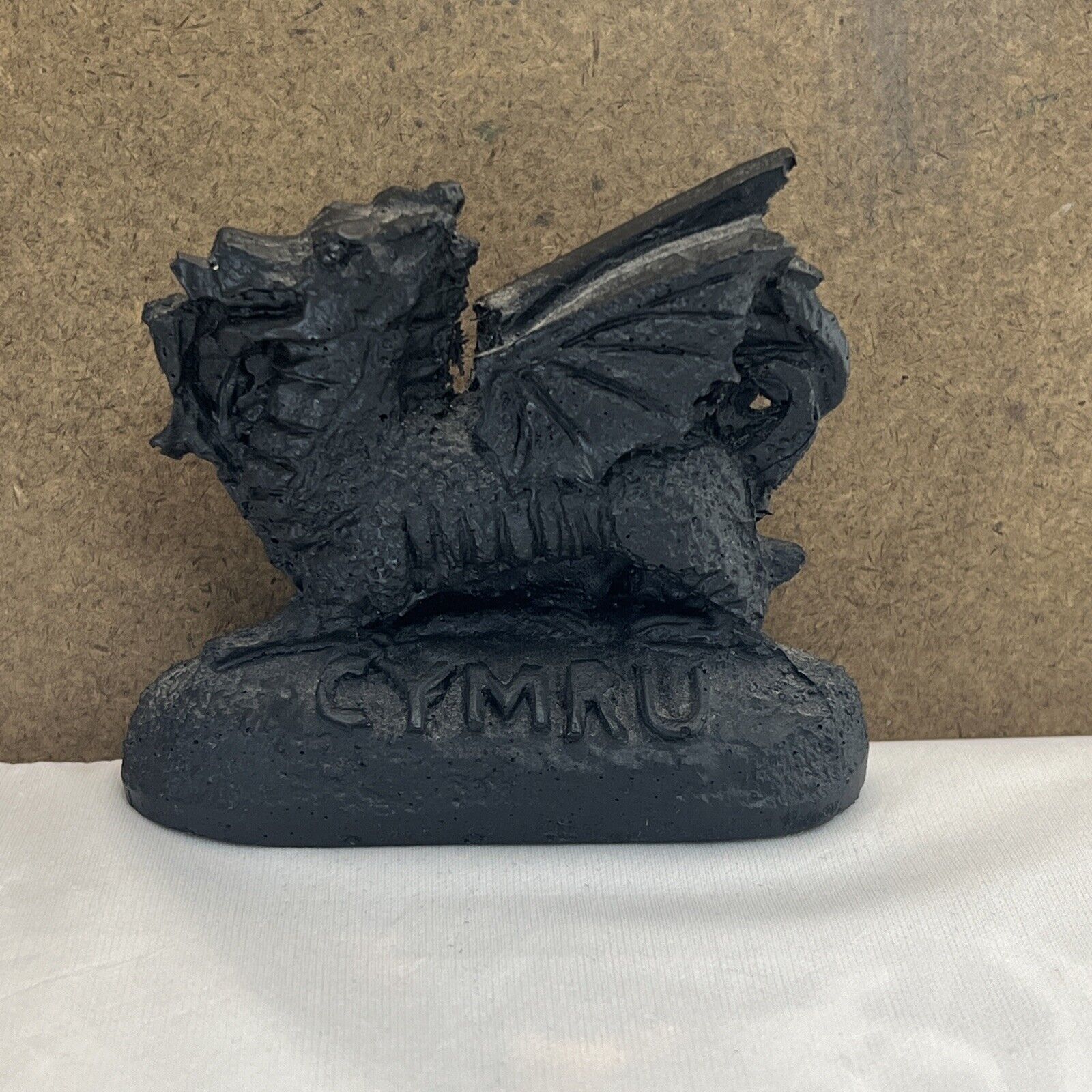 Vtg Kingmaker Hand Carved Tower Coal Dragon Statue Small Cymru Wales Welsh