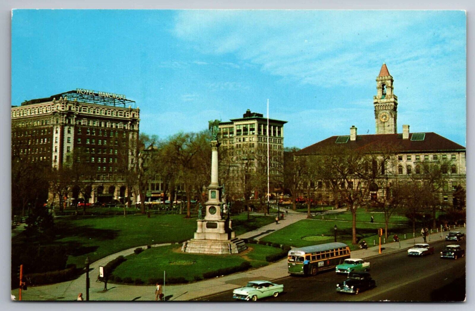 Postcard Common,City Hall,Hotel Bancroft Worcester Massachusetts        A 15
