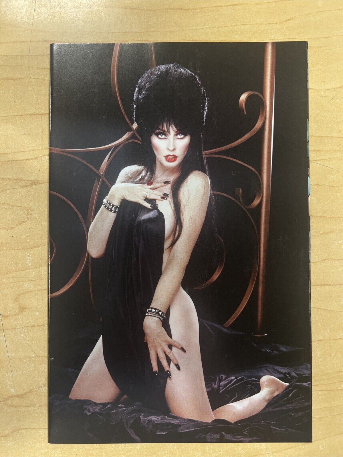 Elvira In Horrorland #4 1:15 Photo Virgin Virgin Variant Dynamite 2023
